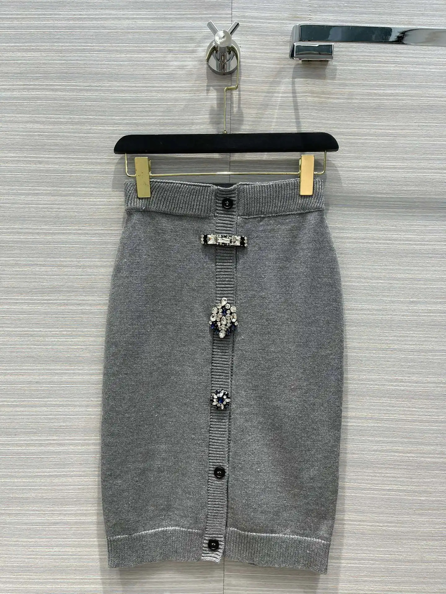 

New 2021SS Spring Women High Quality Diamonds Button Knitted Midi Casual Wool Skirt Gdnz 1.04
