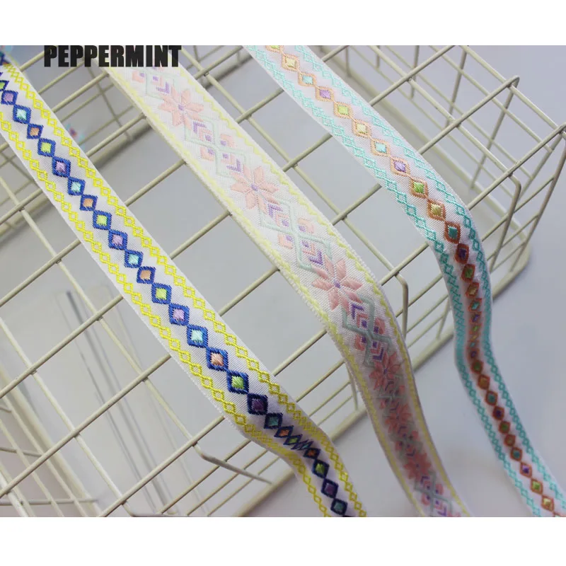 Лента с цветочной вышивкой 2 ярда | Дом и сад