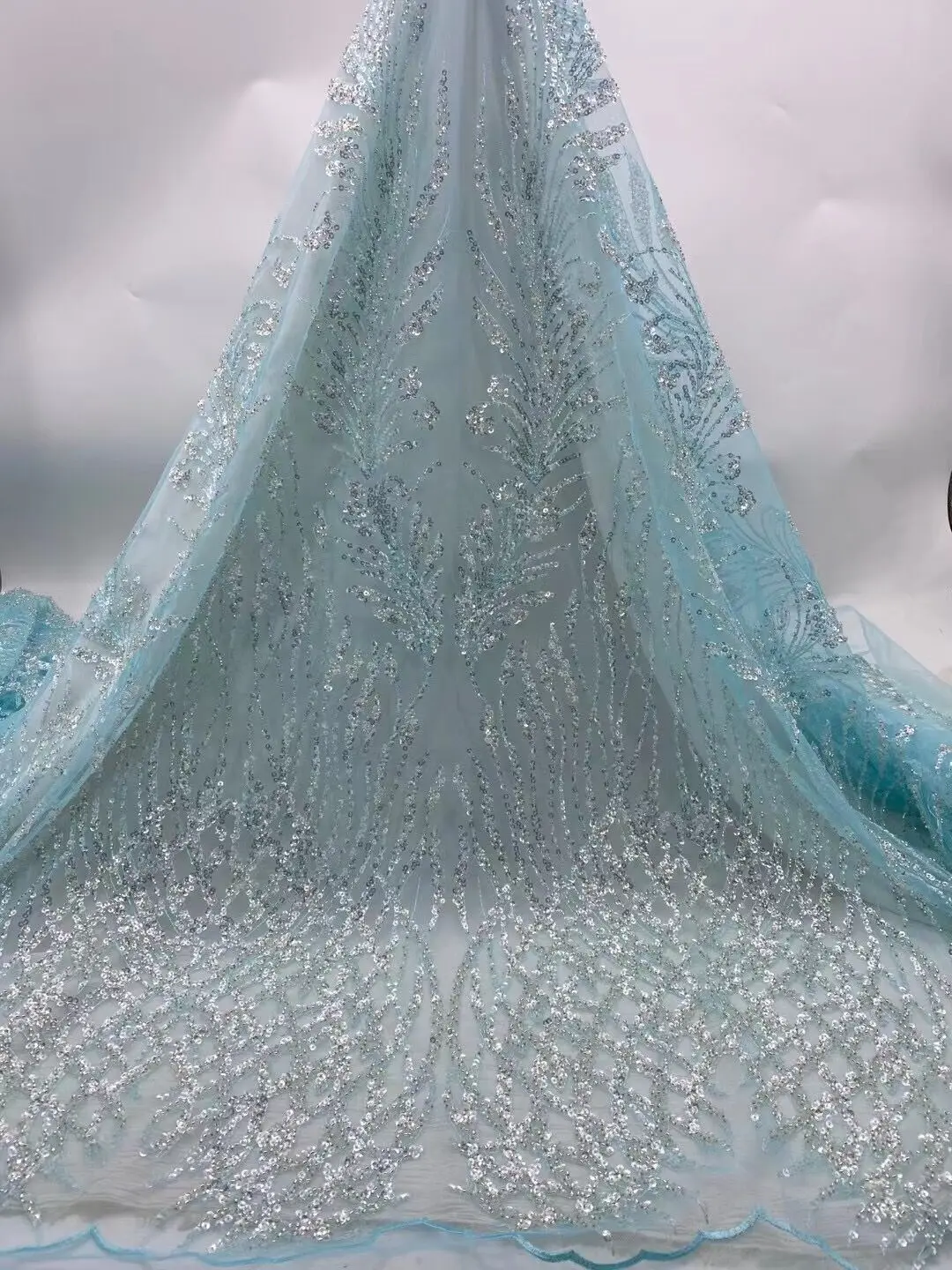 В африканском стиле последнего поступления французская вышивальная сетка