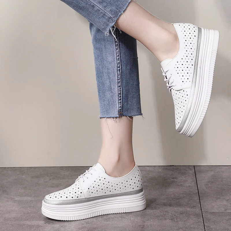 Женские кроссовки на скрытой танкетке повседневная обувь высокой платформе