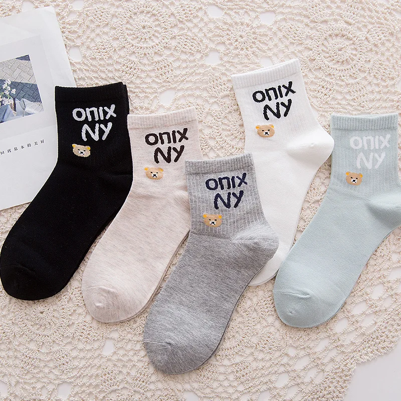 

2021 Fashion Women Socks White Black Gray Letters Pattern Bears Women Soft Cotton Sock 1Pairs