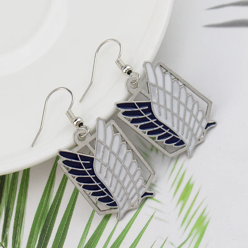 Серьги с анимационными мультяшными героями атаки на титанов Крылья Свободы