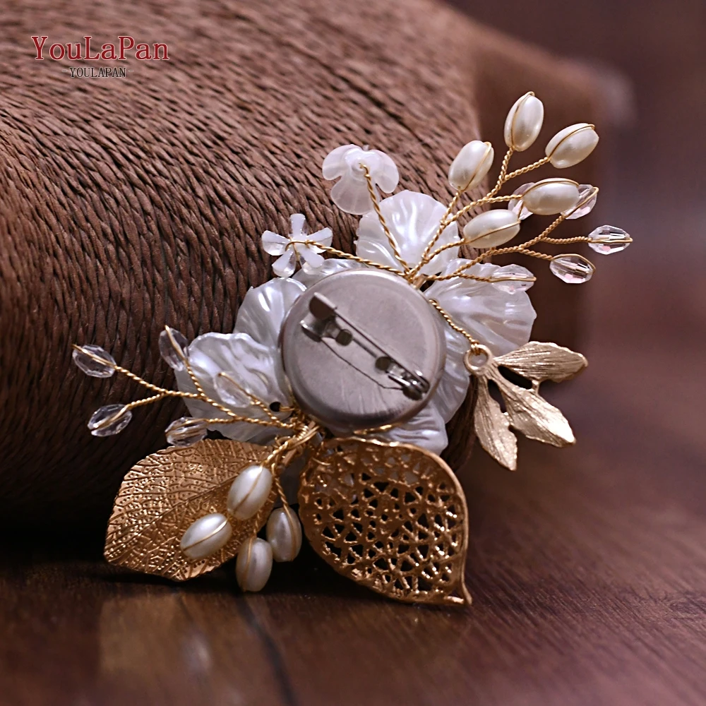 

YouLa Pan HXZ 02 Elegant Simulation Hollow Leaf Resin Flower Pearl Flower Brooch Pin Accessories Gif for Girls Dress Accessorie