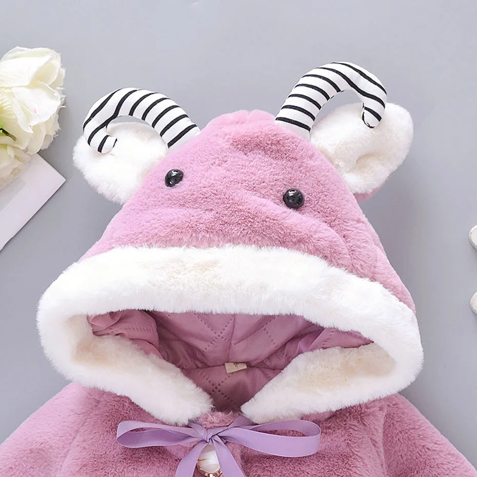 Пальто для маленьких девочек пальто с рисунком овечки Лоскутная Верхняя одежда