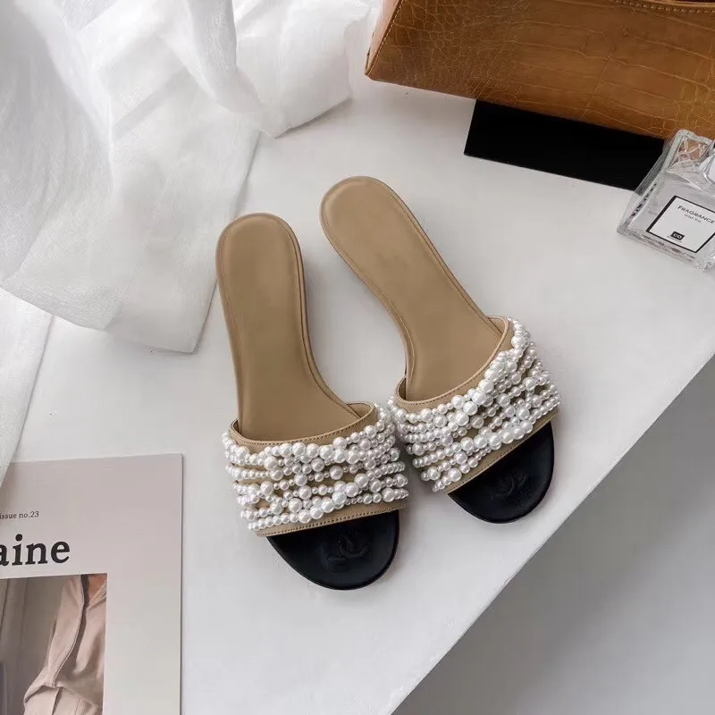 

High-quality Pearl Chain Decorated Open-toe Sandals Slippers Women New Leather Elegant Sandals All-match Fashionable Women Shoes