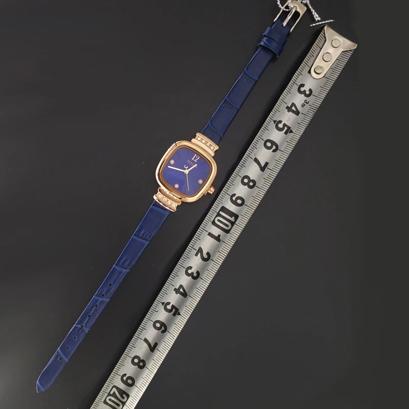 Часы наручные женские квадратные кварцевые в японском стиле маленькие модные с