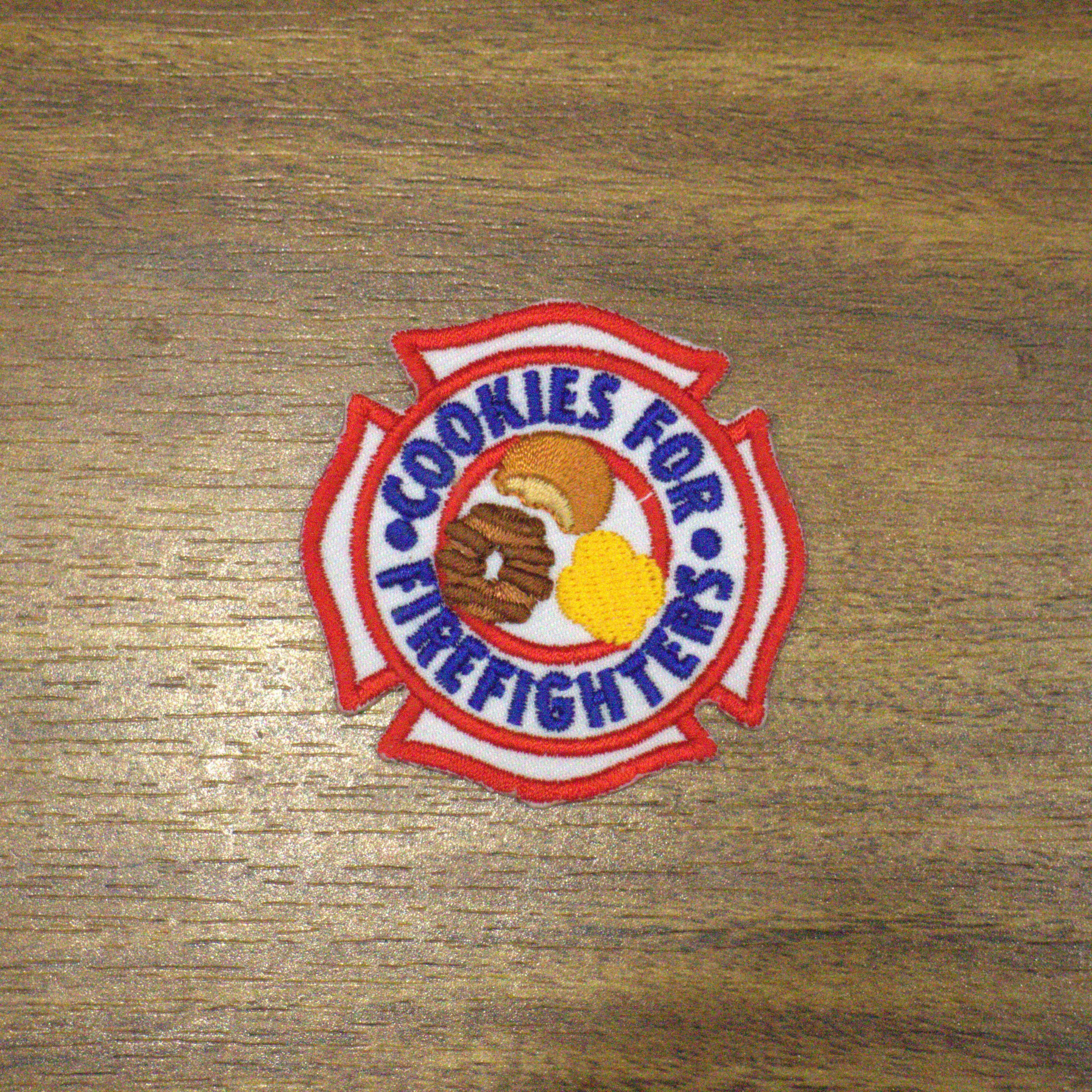 Наклеивающаяся на заказ наклейка с рисунком вышивка для украшения одежды может