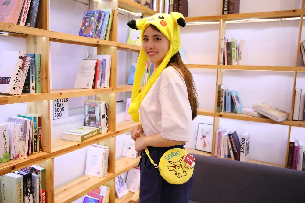 Pikachu очень мягкий детский рюкзак, Высококачественная Милая шапка, подвижные уши, мягкая кукла, сумка через плечо, Подарочный Кошелек для монет, игрушка для детей