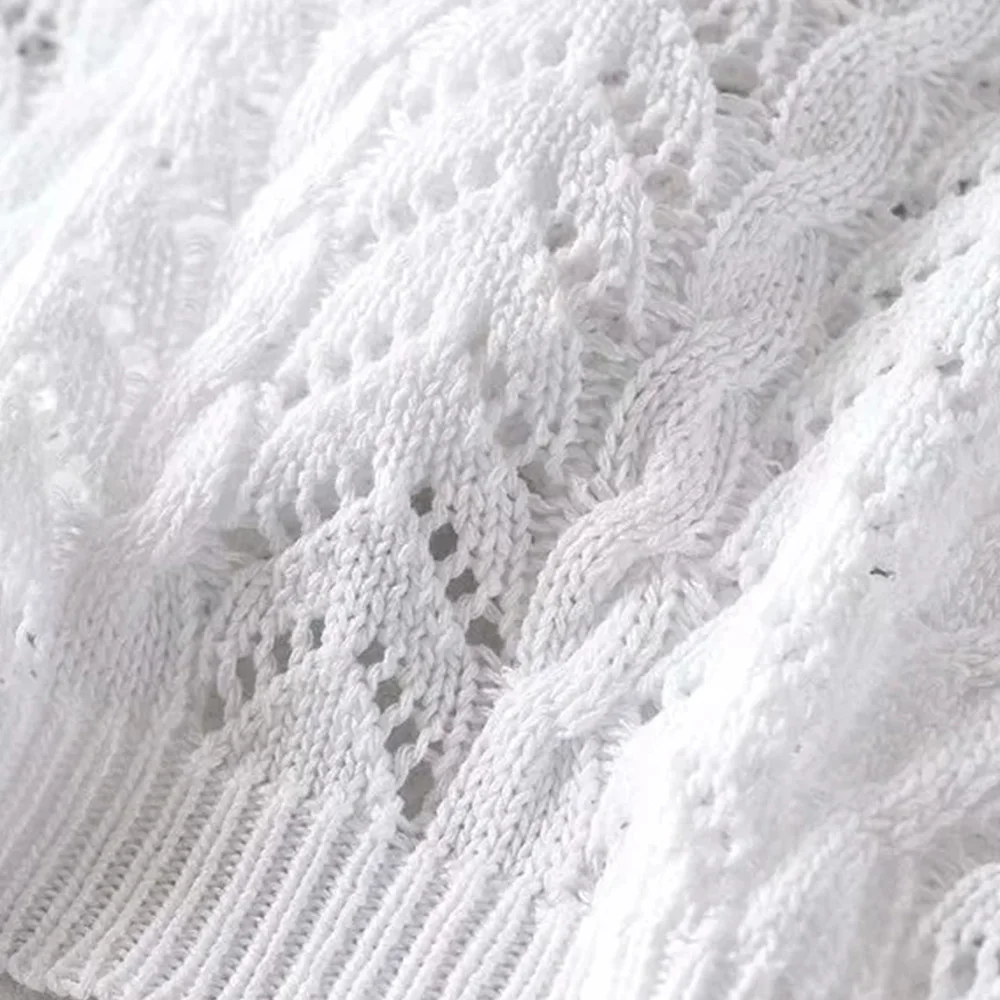 

2021 Spring Summer Retro Solid Color V-neck Cropped Knitted Top Women Hollow Knot Long Sleeve Female Unique Design Clothing