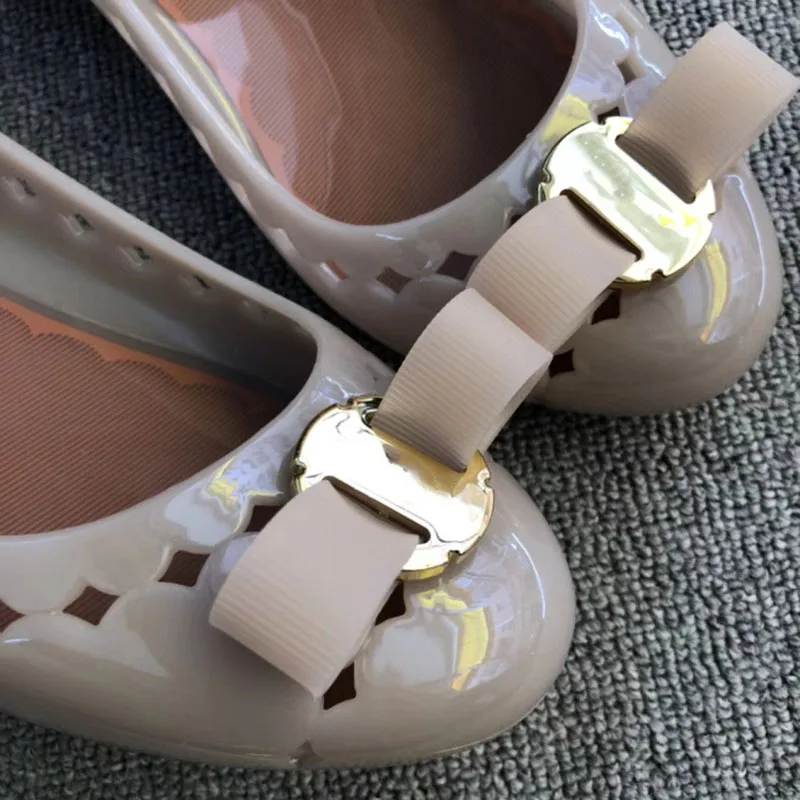 Nude Pink Women Dress Shoes Peach Peacock Flats Metal Drop Shipping Hollow Out Slip On Jelly Round Toe Bow Breathable Cute Patent Leather - Цвет: Nude Pink