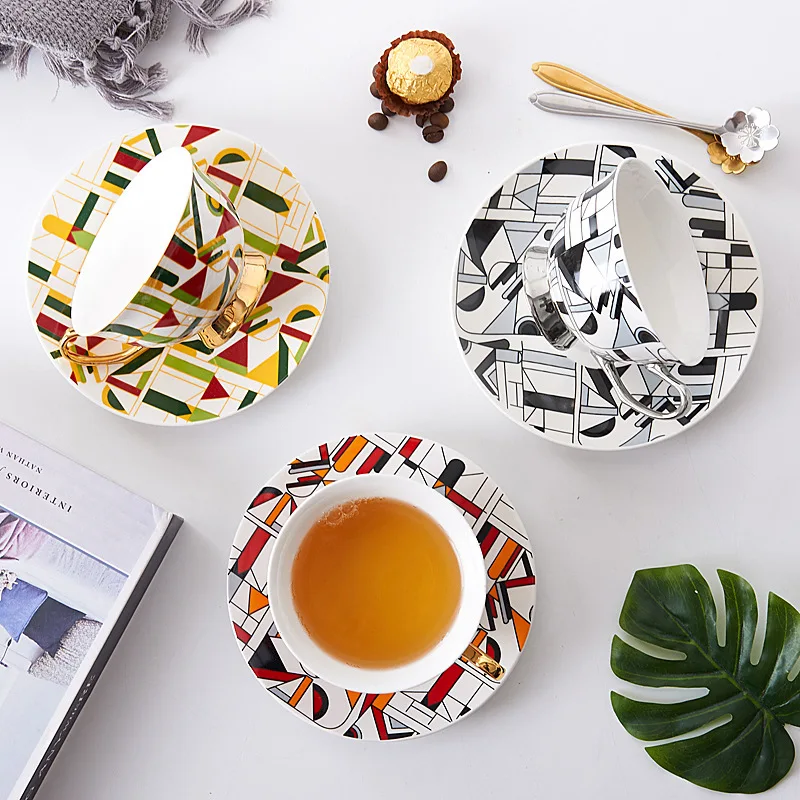 

Decor Vintage Porcelain Coffee Cup Luxury Designer English Tea Set Coffee Cup Espresso Travel Tazas Desayuno Tea Cup Set