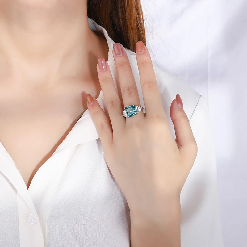 Женское кольцо из серебра 100% пробы с бриллиантами 10*10 мм | Украшения и аксессуары