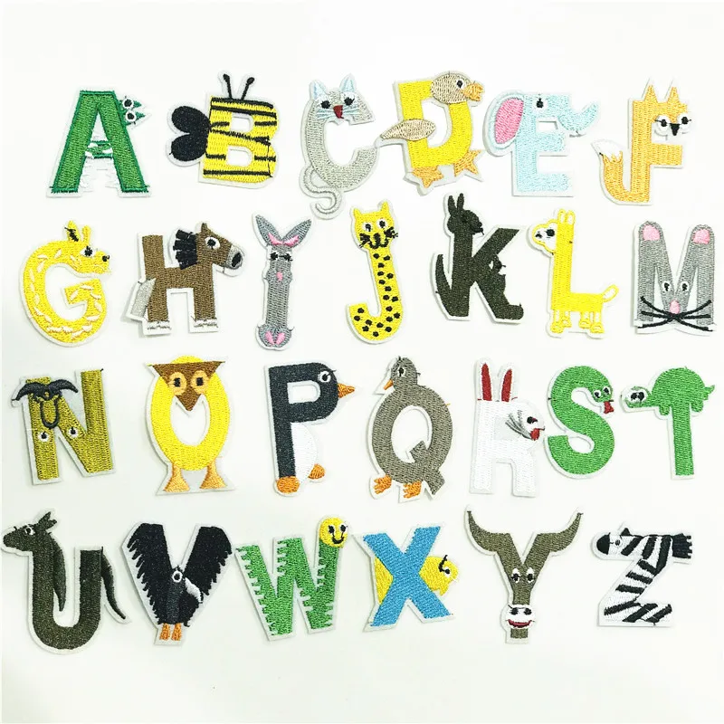 Нашивки с вышивкой букв английского алфавита термоклейкие 1 шт. | Дом и сад