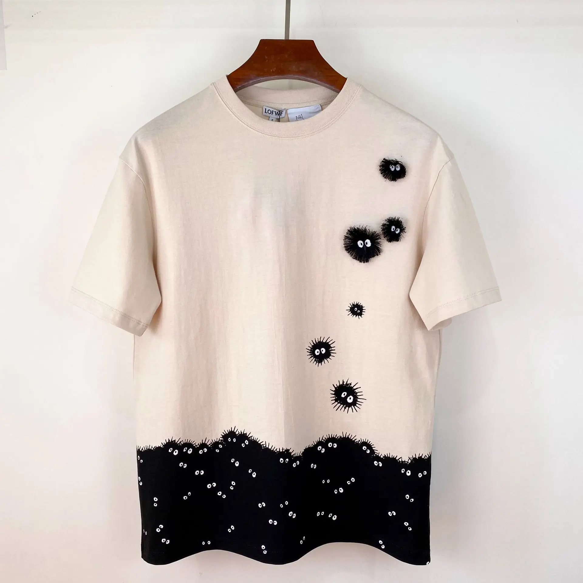 

2021 New short-sleeved T-shirt with small fur ball print embroidery