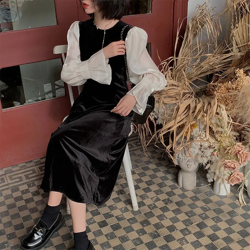 

Женское бархатное платье средней длины, элегантное черное платье в литературном ретро-стиле с кружевными вставками и расширяющимися книзу ...