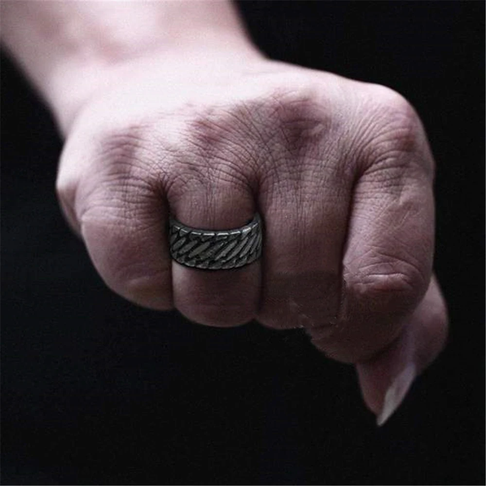 

Trendy Fashion Simple Creative Chain Ring Men Domineering Classic Hip Hop Popular Jewelry Party Locomotive Punk Jewelry Gift