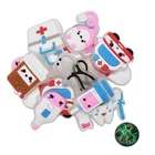 10 шт.лот ПВХ плоские с обратной стороны Светящиеся в темноте Медицинский Набор милый стетоскоп шприц прозрачное дно DIY аксессуары заплатки