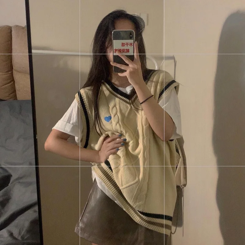 Вязаный жилет в студенческом стиле женская одежда на весну и осень с V-образным