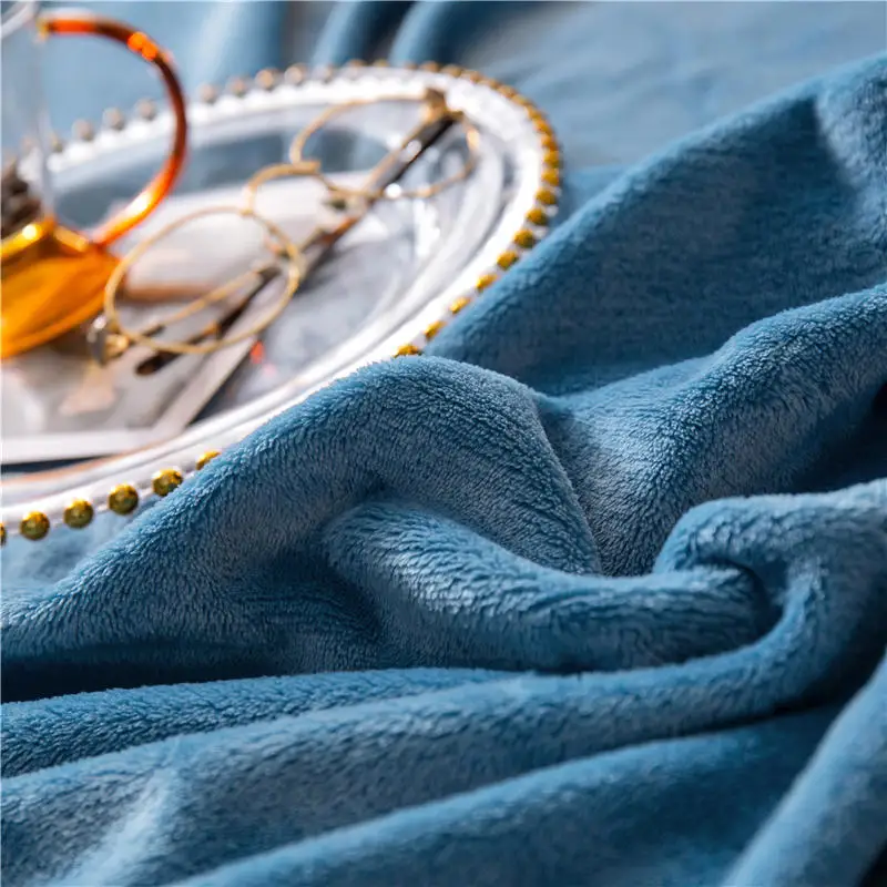 Фланелевая натяжная простыня мягкая теплая зимняя 200 г/кв. М Королевский размер