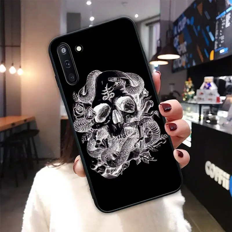 

Creative Design Hands Snake Silicone Cover Case For Samsung Galaxy J2 J2 J3 J4 Plus J5 Prime J7 2016 J6 Note 5 8 9 10