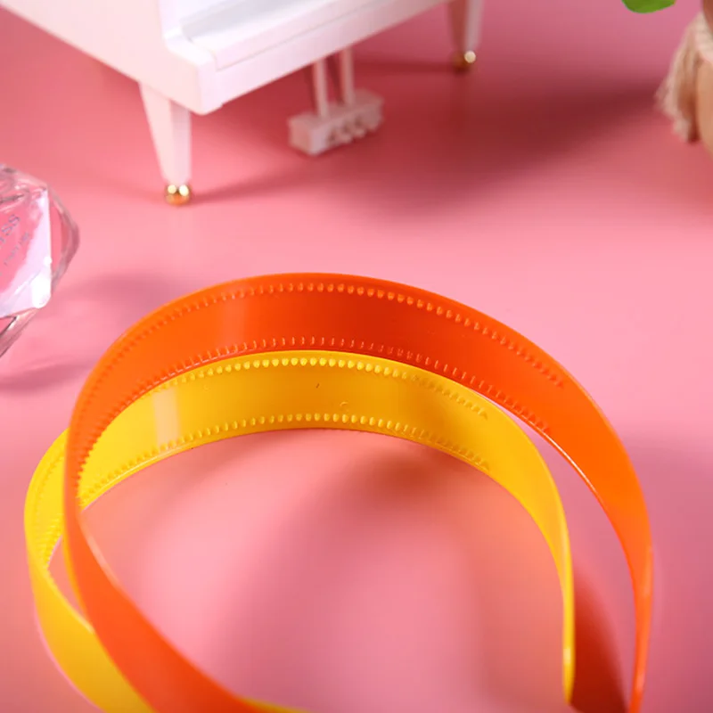 

Women Headband 2021 Hot-Salling Korean Style Simple Colorful Adult Non-Slip With Toothed Plastic Headband For Washing Face Daily