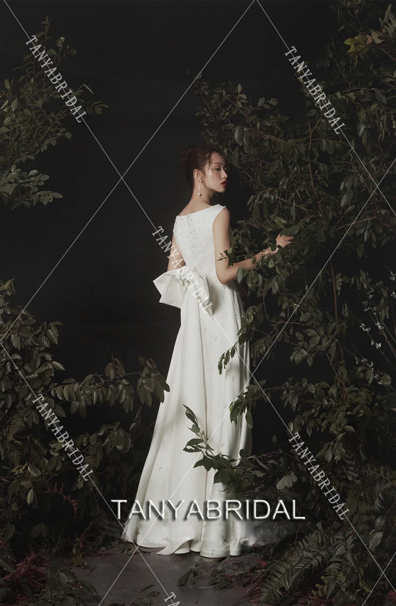 

High Waist Satin Wedding Dresses Crystal Beads Simple Elegant Bridal Gowns With Bow DW318