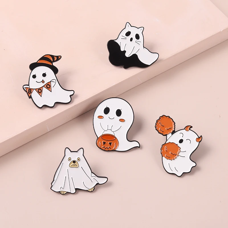 

Happy Hallowee! Ghost Enamel Pins Creepy Cute Flying Ghost Clothes Brooches Boo Pumpkin Goth Badge Pinback Buttons Accessories