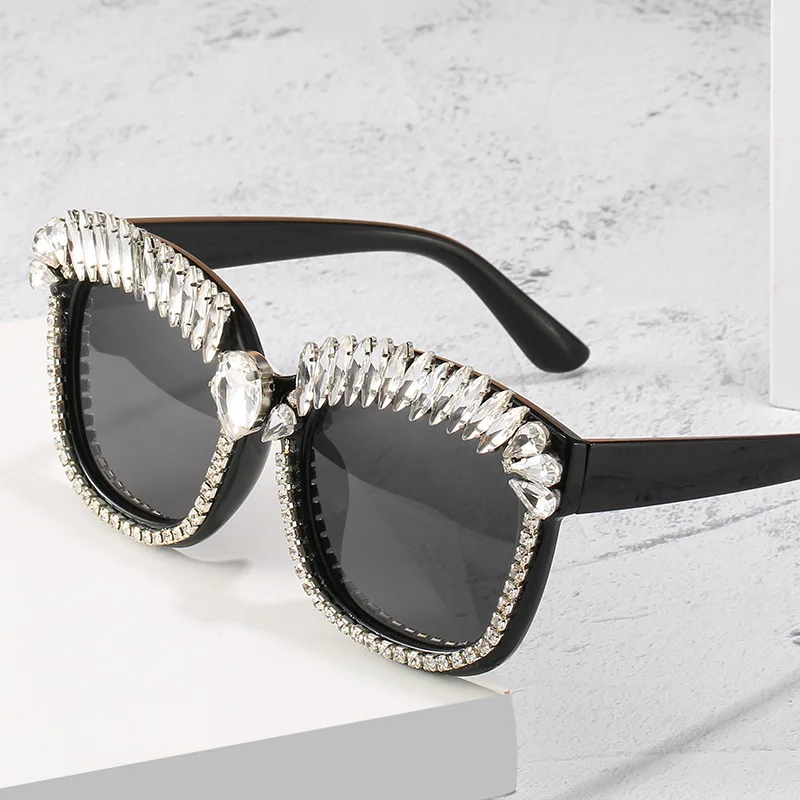 

Big Frame Square Diamond Sunglasses Women Luxury Brand Fashion Female Sun Glasses Oculos Rhinestone Crystal Eyewear Shades UV400