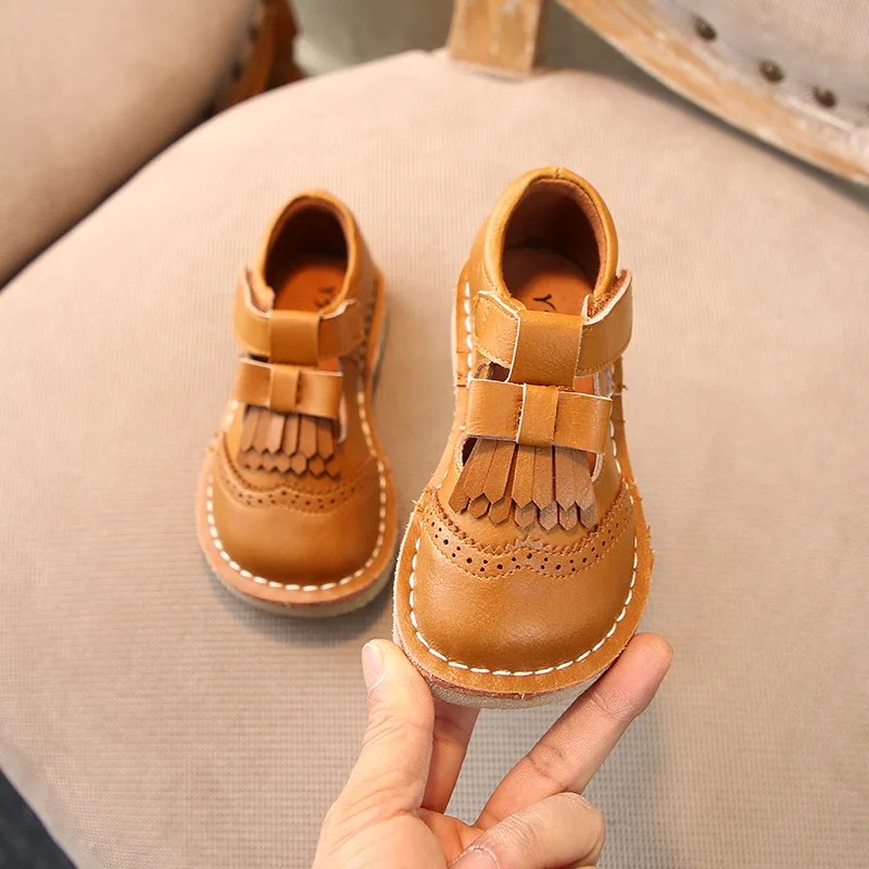 Весенняя детская обувь с кисточками Брендовая перфорацией типа броги Черная