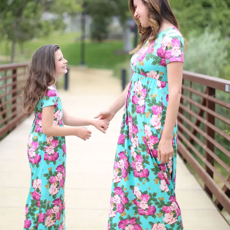 

Mom and Daughter Short sleeve Dress Floral Long Dress Mother Daughter Mommy Me Dresses Clothes Family Matching Outfits