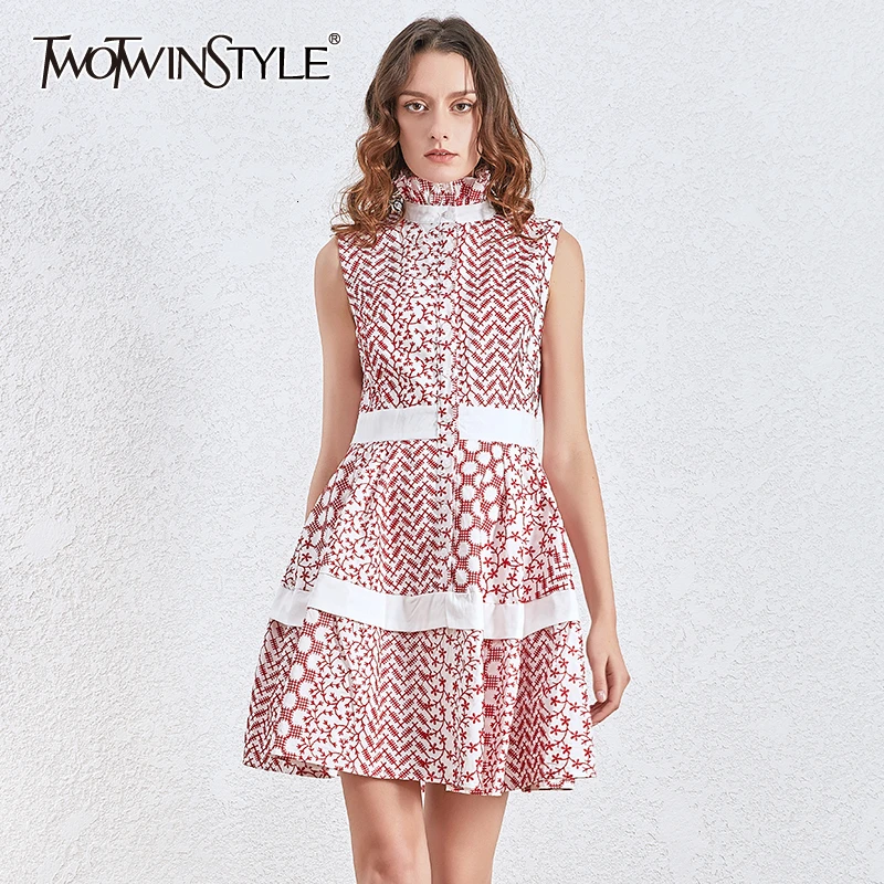 Платье с принтом TWOTWINSTYLE цветное платье высоким воротником без рукавов высокой