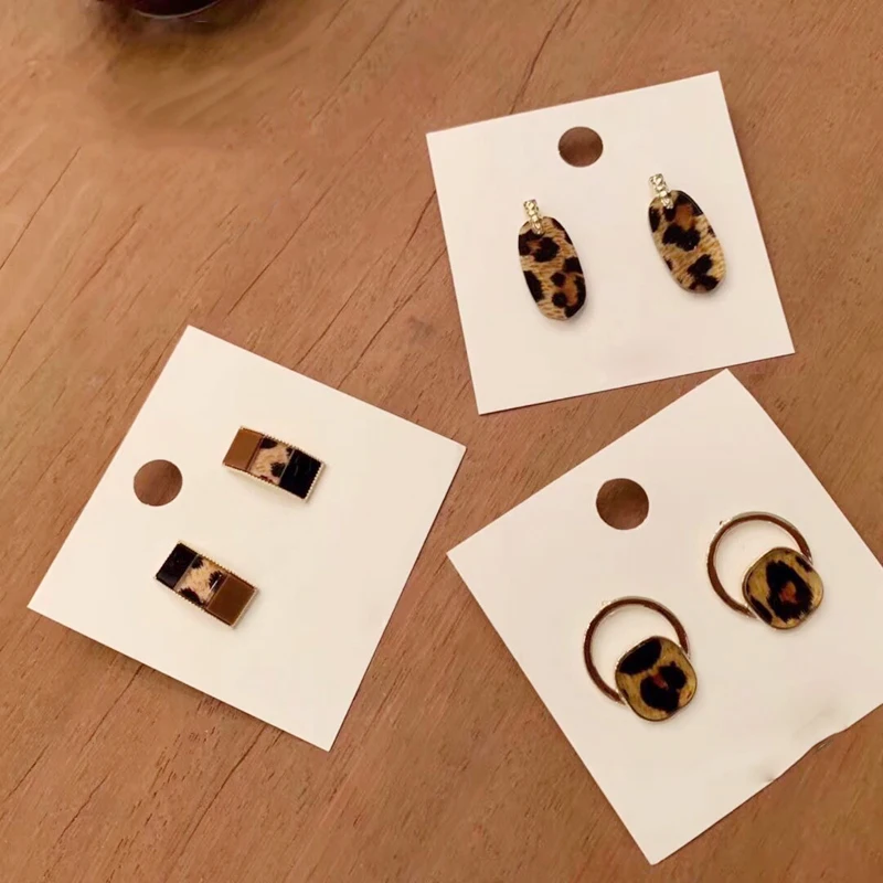 Женские серьги гвоздики с леопардовым принтом квадратные овальной формы из
