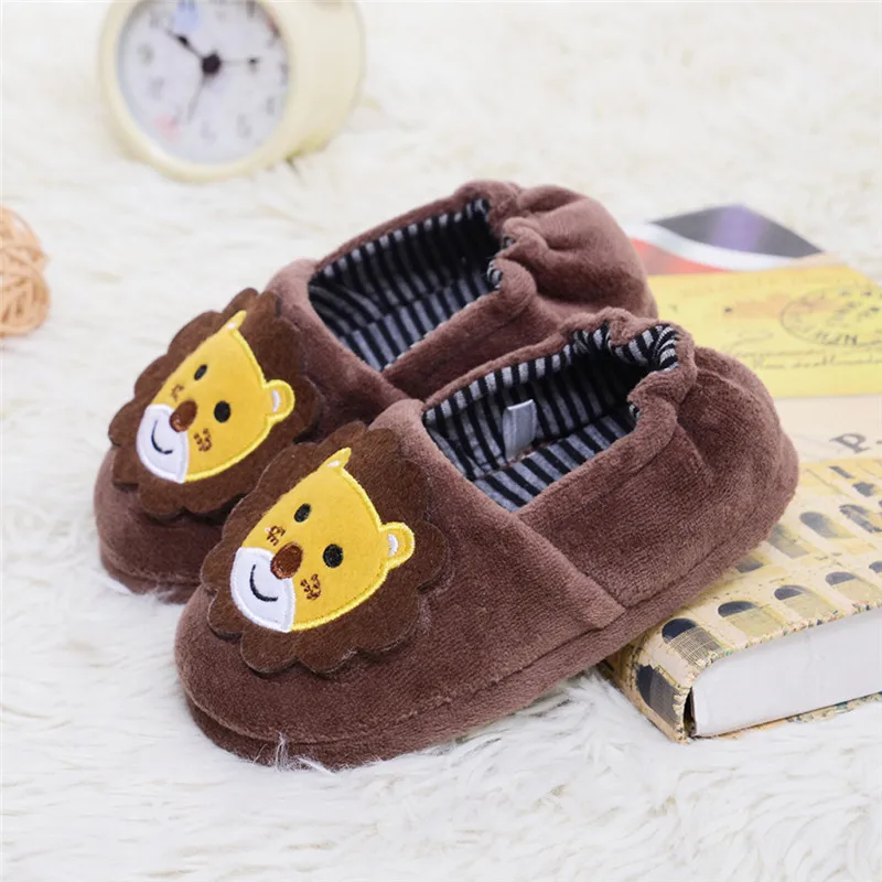 Зимние детские тапочки домашние на платформе ярких цветов с героями