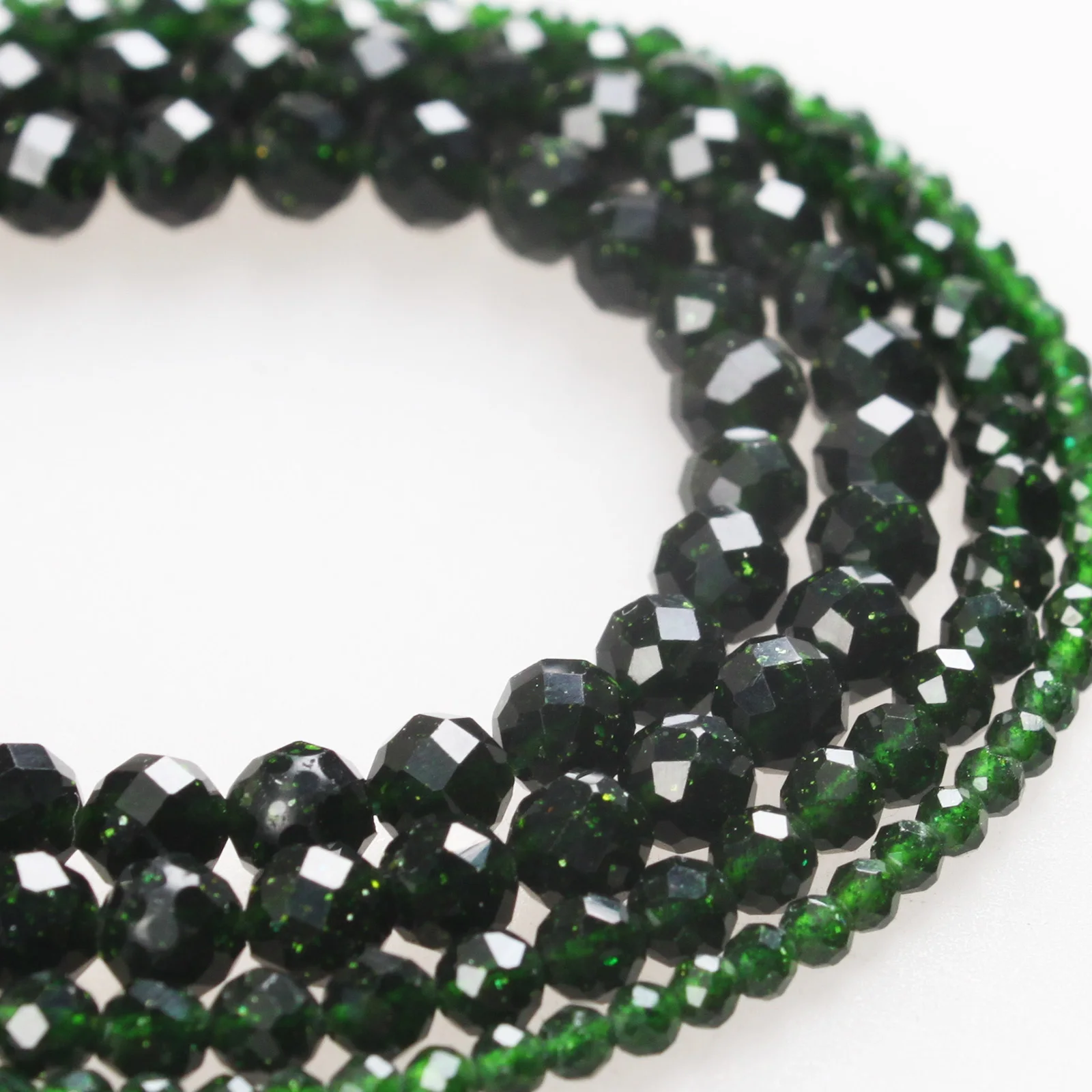 

Natural Stone Beads High-light Faceted Green Sandstone Small Faceted Loose Beads 2 3 4mm For Bracelet Necklace Jewelry Making