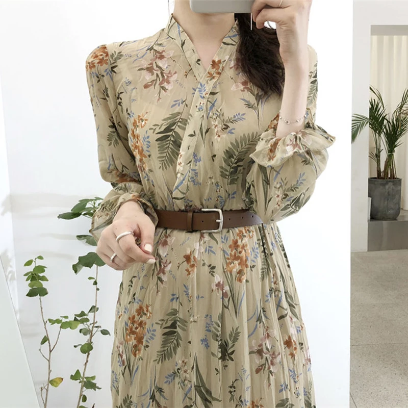 

Elegant V-neck Floral Printed Women Dress Flare Sleeve A-line Female Chiffon Dress 2020 Vintage Women Midi Vestidos