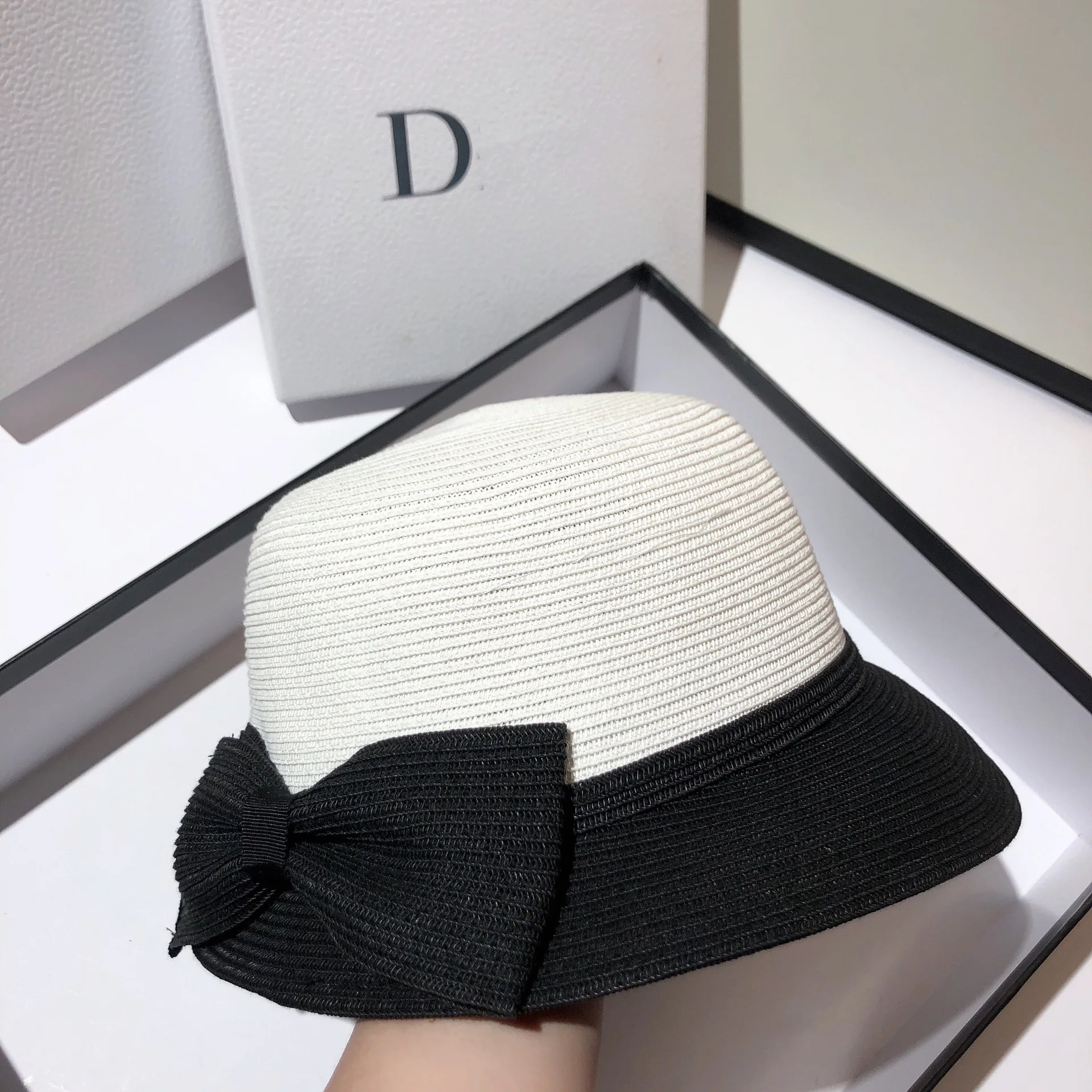 

Korean Style Simple Socialite Style Bow Straw Bucket Hat Fashion Black and White Internet Celebrity Straw Hat Foldable Women Hat