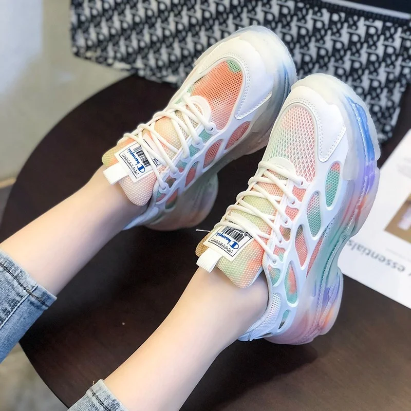 Женские кроссовки на массивной платформе модные повседневные дышащие толстой