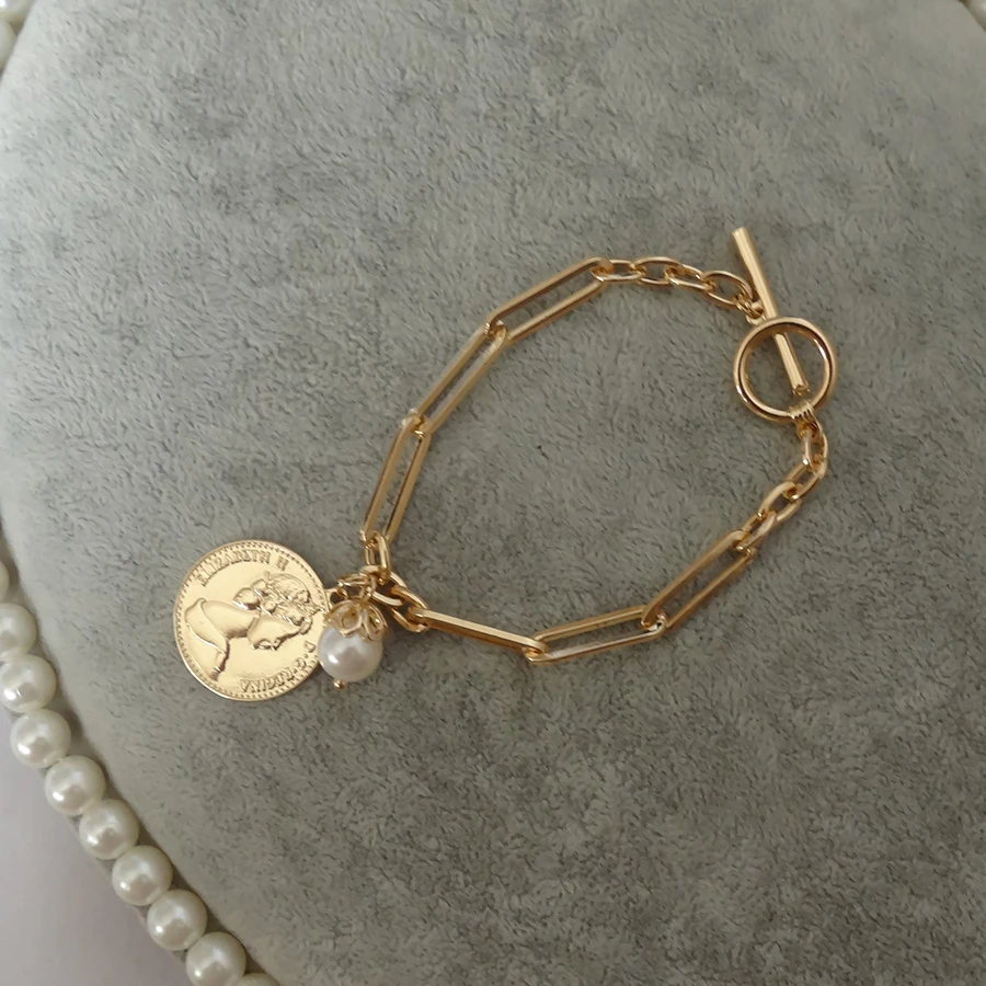 

New Baroque Toggle Clasp Braceletswith Coin Pendant Alloy Link Pearl Bangles Jewelry Accessory