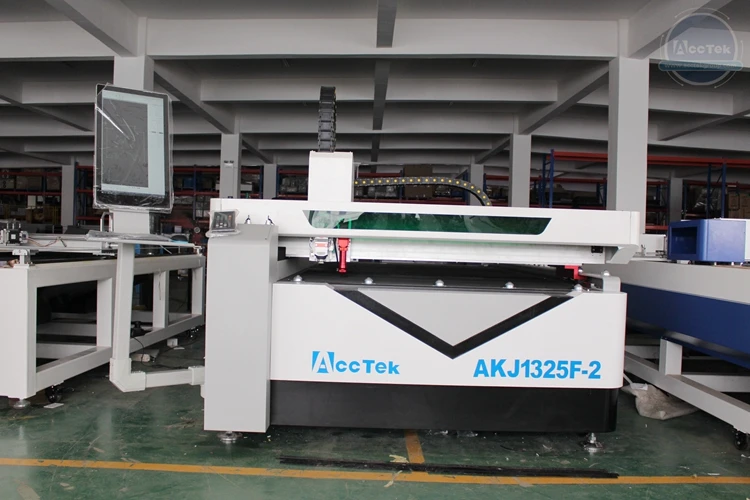 Two Laser Heads Fiber Cutting Machine Carbon 4X8ft CNC Cutter 1325 1530 |