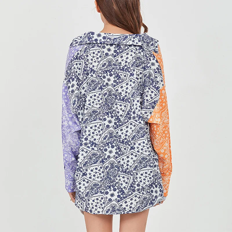 Женская рубашка с цветным принтом отворотом и рукавами-фонариками