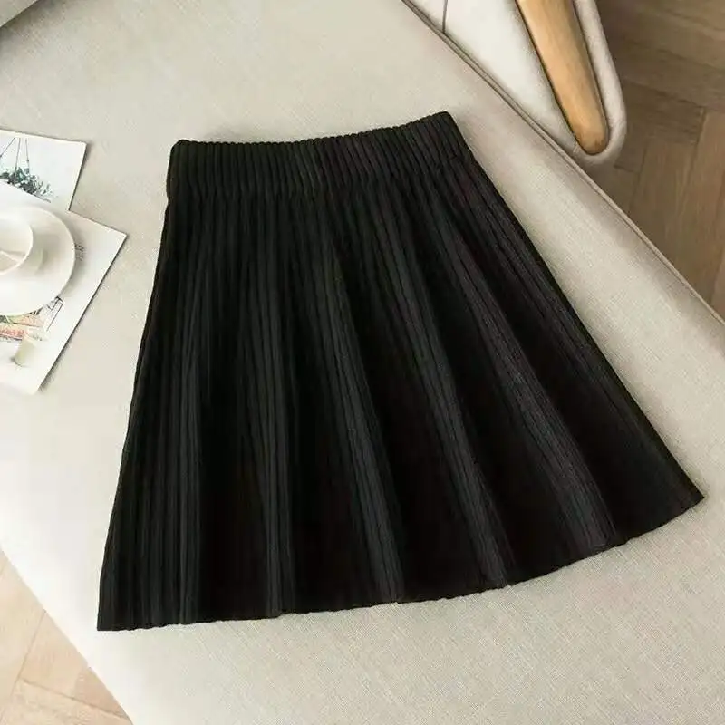 Женская трикотажная юбка А-силуэта на осень и зиму короткая плиссированная