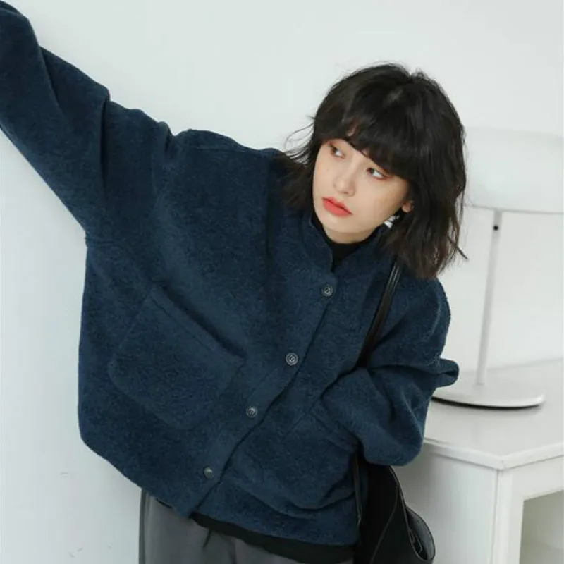 Женская однотонная куртка с длинным рукавом и карманами