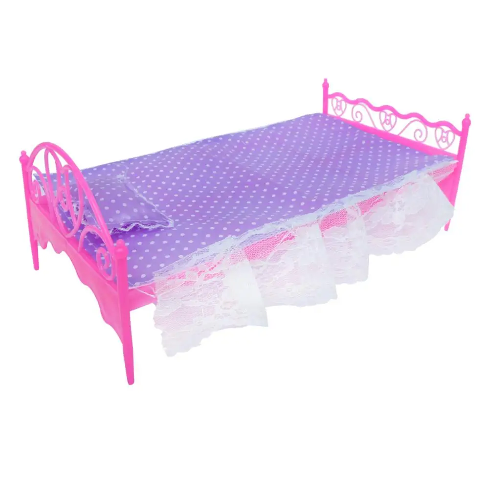 Кровать с подушкой 2 комплекта розовая и фиолетовая мебель для спальни кукла
