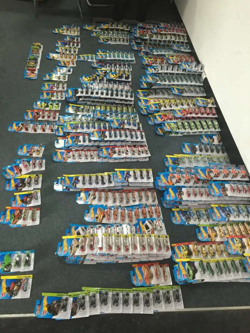 1-72 шт./кор. Хот Вилс Diecast металлические мини Модель Brinquedos Hotwheels игрушечный автомобиль детские игрушки для детей на день рождения 1:43 подарок