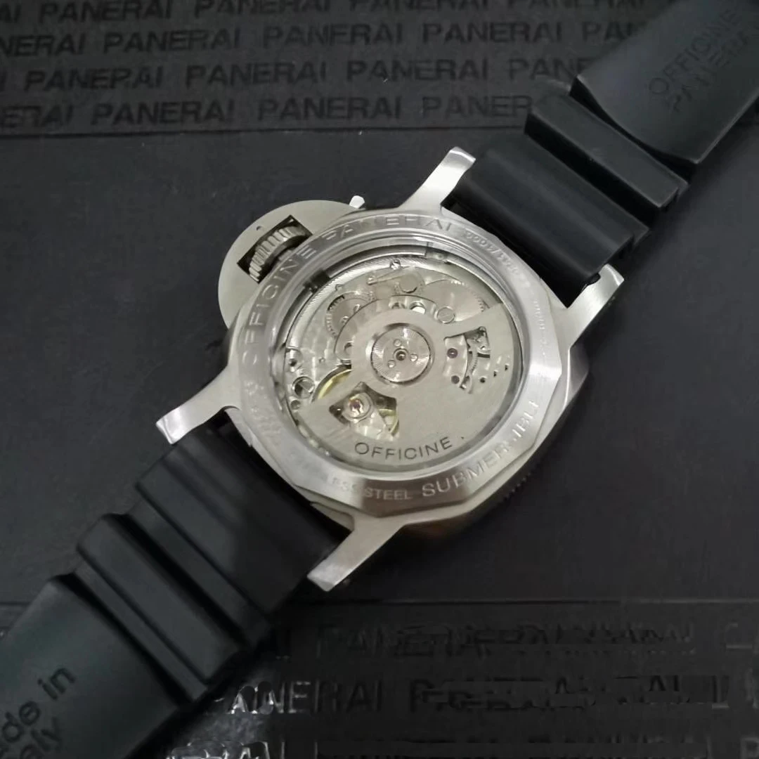 

Classic New Men Automatic Mechanical Sapphire Stainless Steel 42mm Black Rubber Strap Watch Luminous 42mm