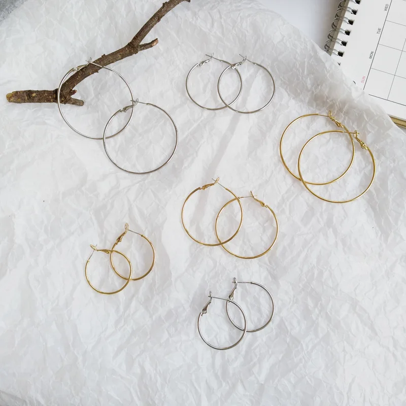 

Simplicity and Exaggeration Large Ear Ring European Hip Hop Trendy Earrings Geometric Circle Online Influencer Earrings