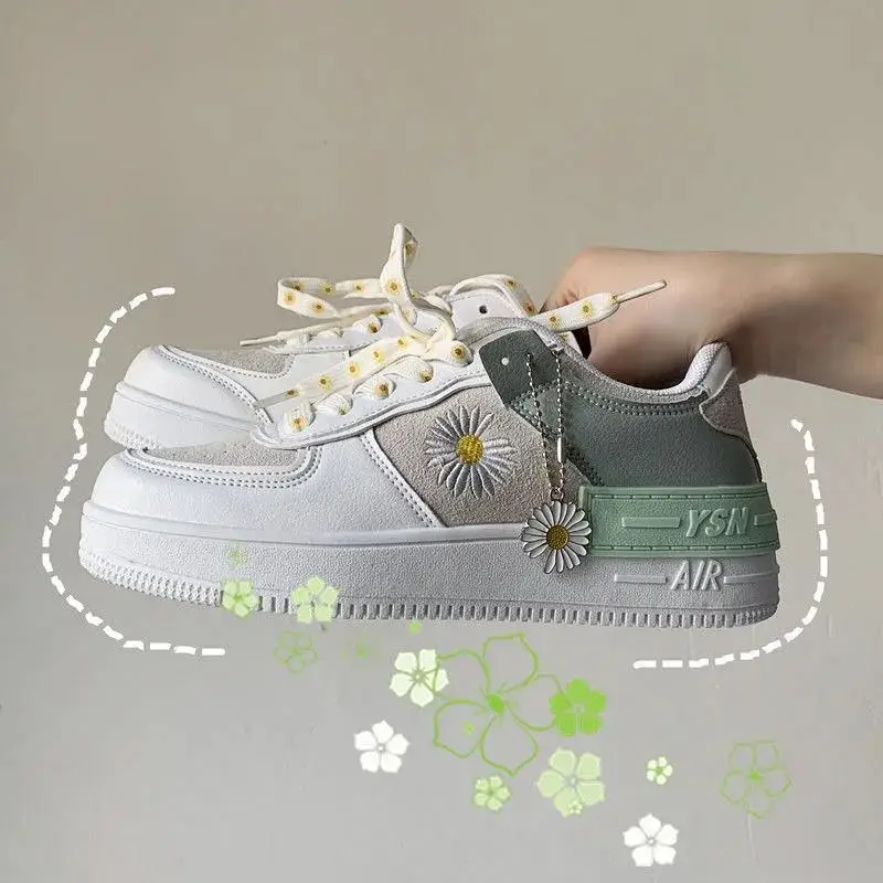 

2021 Spring Korean Xue Sheng Ban Xie Wang Red Little Daisy Sports Shoes White Shoes Woman Shoes Sneakers Zapatos De Mujer