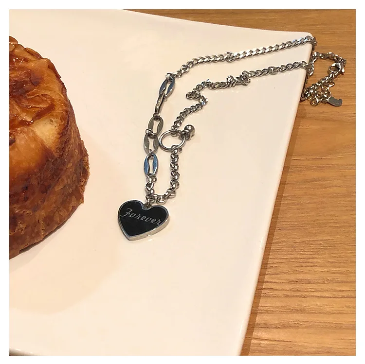 

Love necklace women's luxury niche 2021 new fashion clavicle chain simple cool design sense of neck chain