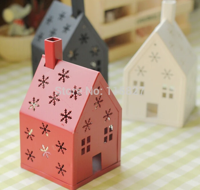 

Classical Design Christmas Lantern Metal Candle Holder House with star design House decoration Christmas Decoration