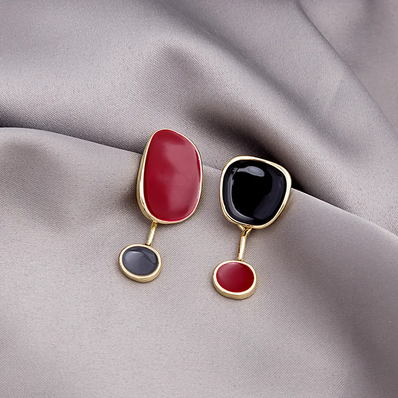 

Hello Miss New earrings geometric irregular earrings cold wind asymmetrical drip earrings fashion women's earrings jewelry